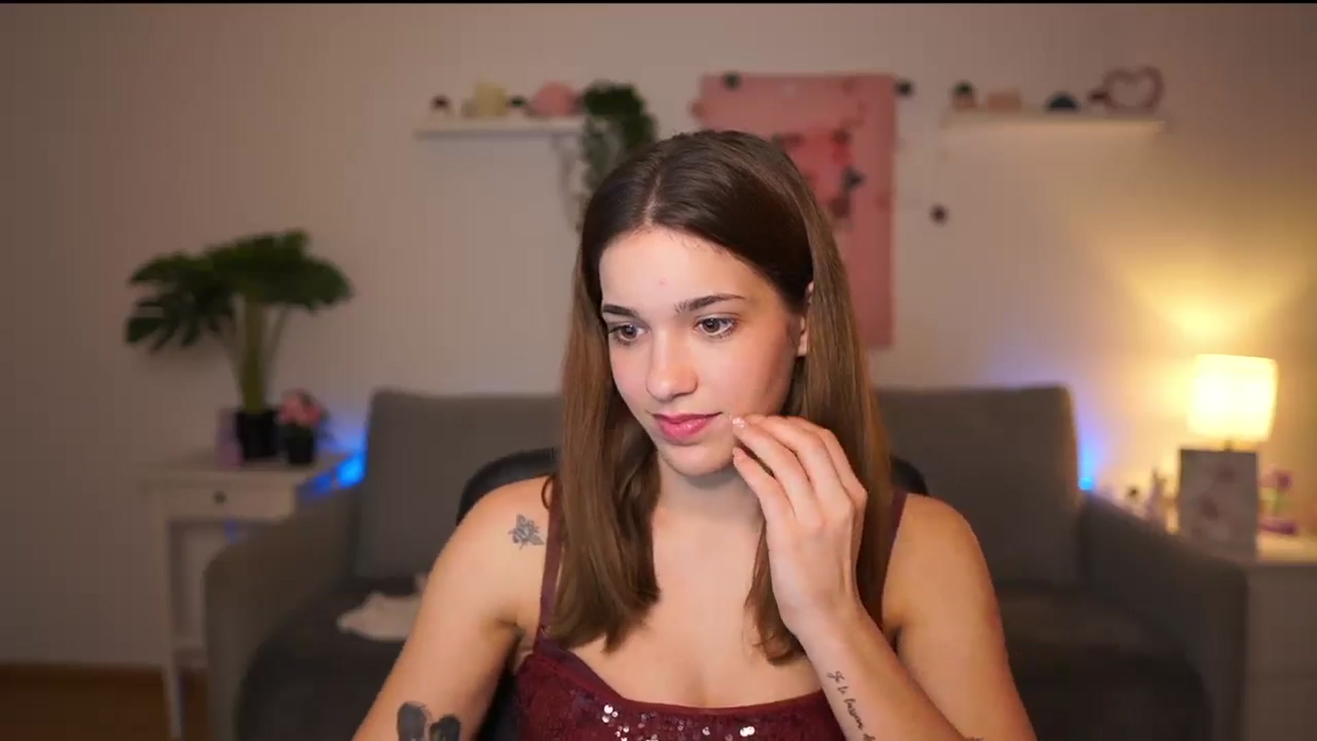 Gallery image thumbnail from Kissiecat's myfreecams stream on, 12/05/2025, 23:58 image 18 of 20