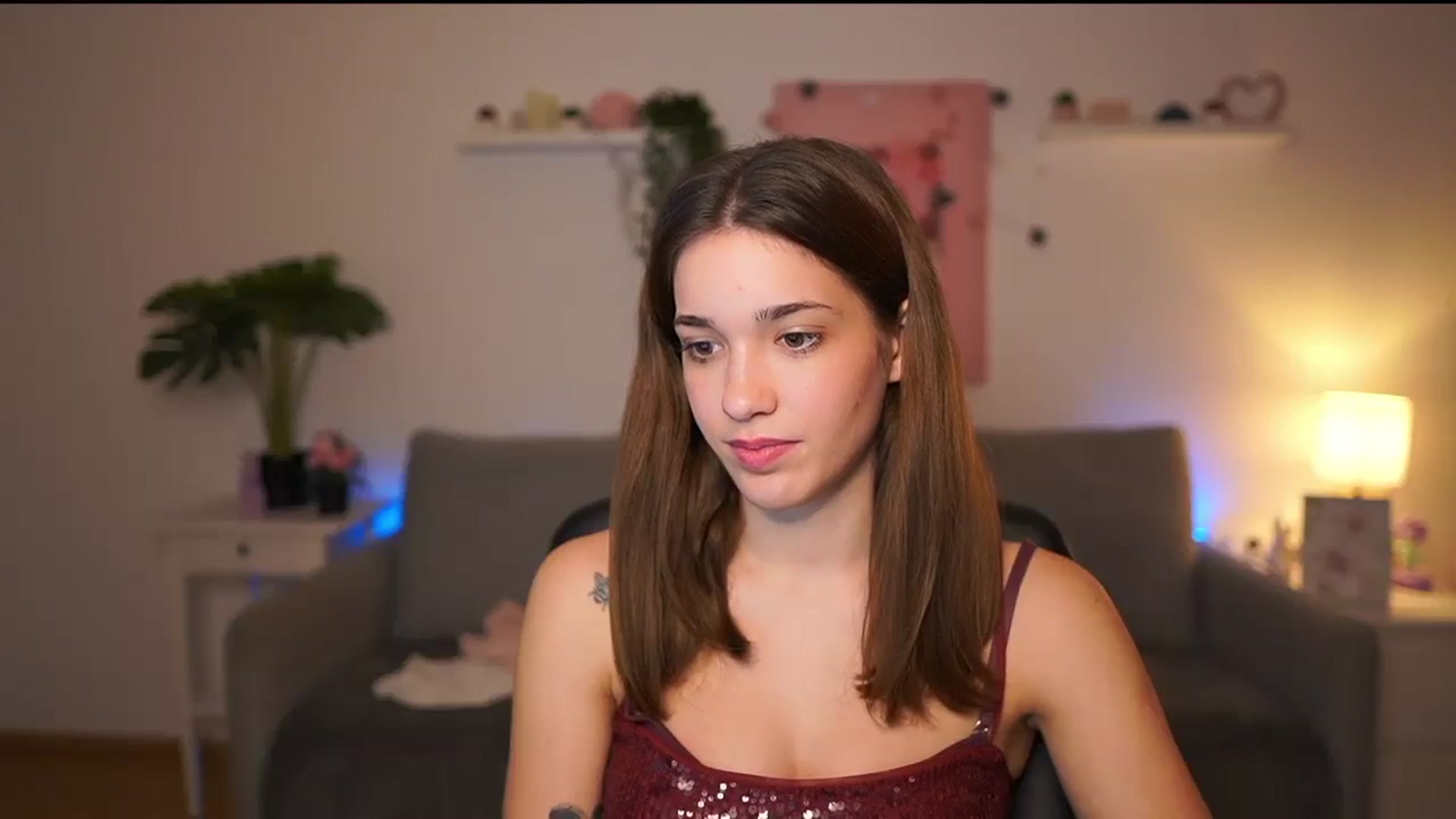 Gallery image thumbnail from Kissiecat's myfreecams stream on, 12/05/2025, 23:58 image 16 of 20