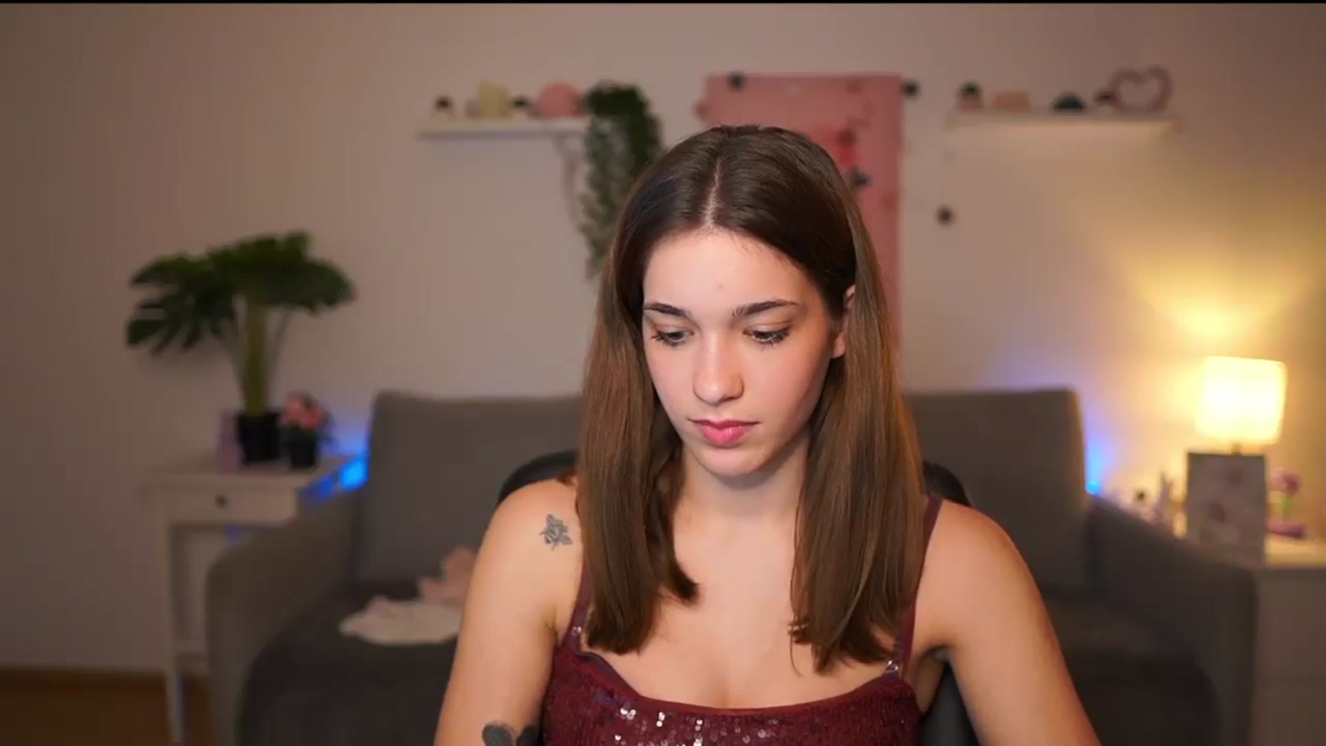 Gallery image thumbnail from Kissiecat's myfreecams stream on, 12/05/2025, 23:58 image 17 of 20