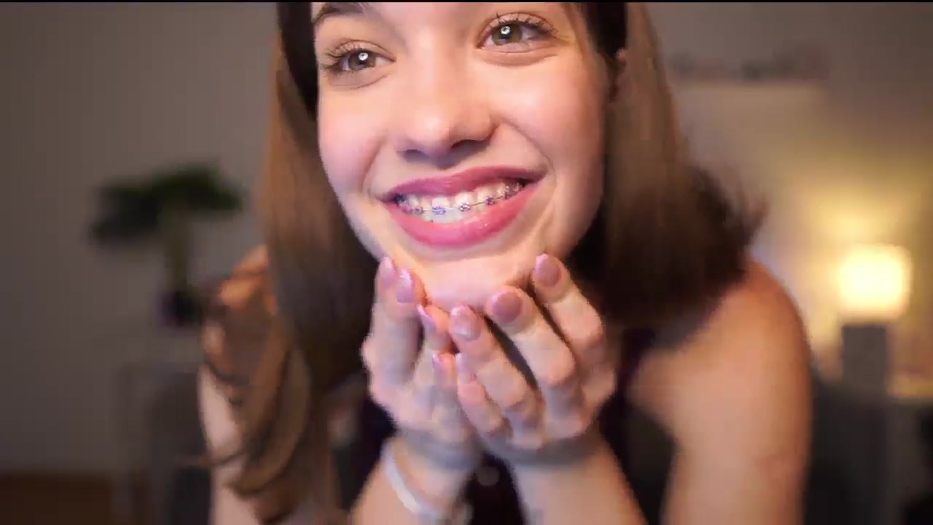 Gallery image thumbnail from Kissiecat's myfreecams stream on, 12/05/2025, 23:58 image 10 of 20