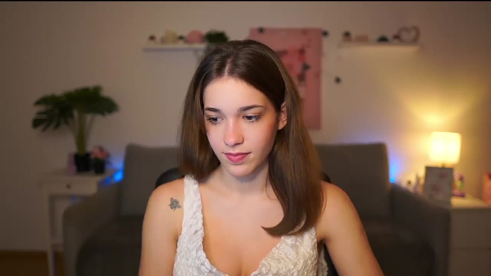 Gallery image thumbnail from Kissiecat's myfreecams stream on, 12/08/2025, 15:29 image 14 of 20