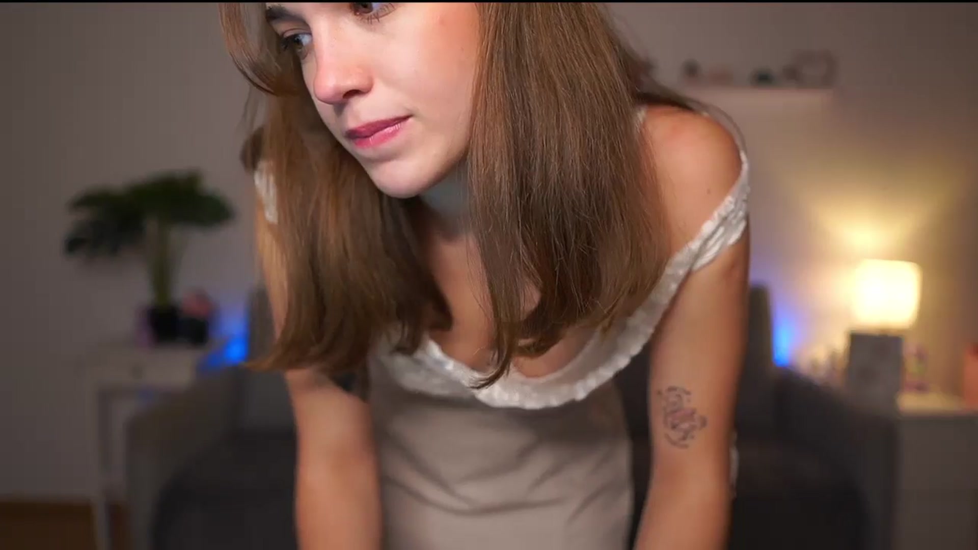 Gallery image thumbnail from Kissiecat's myfreecams stream on, 12/08/2025, 15:29 image 2 of 20