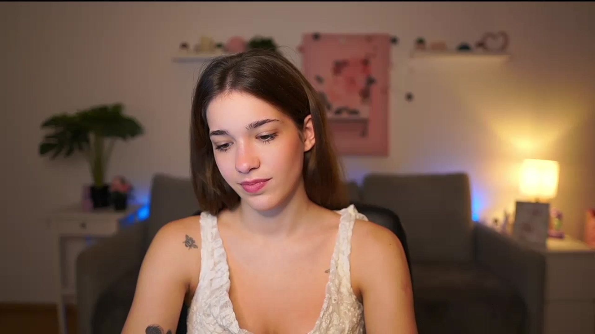 Gallery image thumbnail from Kissiecat's myfreecams stream on, 12/08/2025, 16:05 image 2 of 20