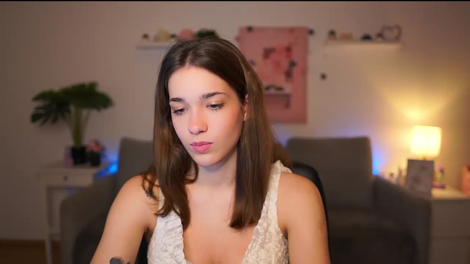 Gallery image thumbnail from Kissiecat's myfreecams stream on, 12/08/2025, 16:05 image 4 of 20