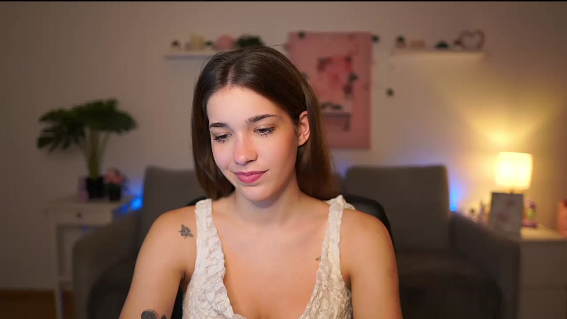 Gallery image thumbnail from Kissiecat's myfreecams stream on, 12/08/2025, 16:05 image 1 of 20