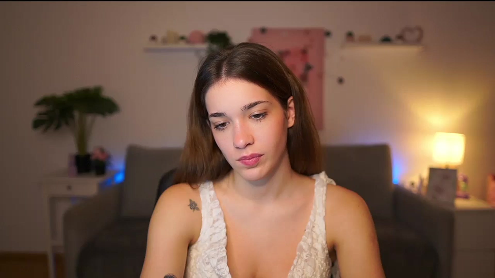 Gallery image thumbnail from Kissiecat's myfreecams stream on, 12/08/2025, 16:05 image 14 of 20
