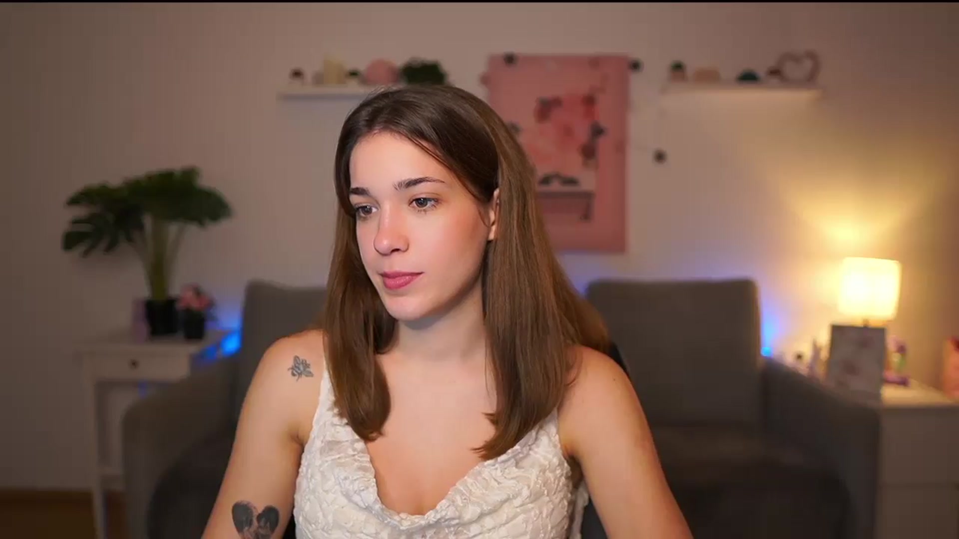 Gallery image thumbnail from Kissiecat's myfreecams stream on, 12/08/2025, 17:20 image 17 of 20