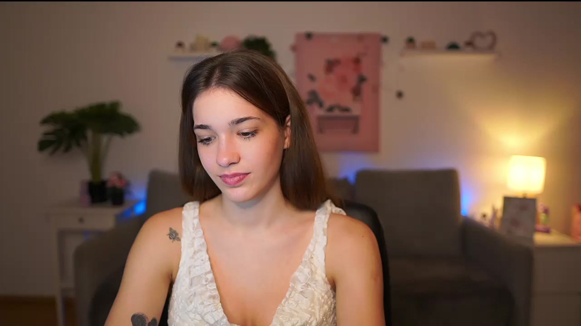 Gallery image thumbnail from Kissiecat's myfreecams stream on, 12/08/2025, 18:52 image 15 of 20
