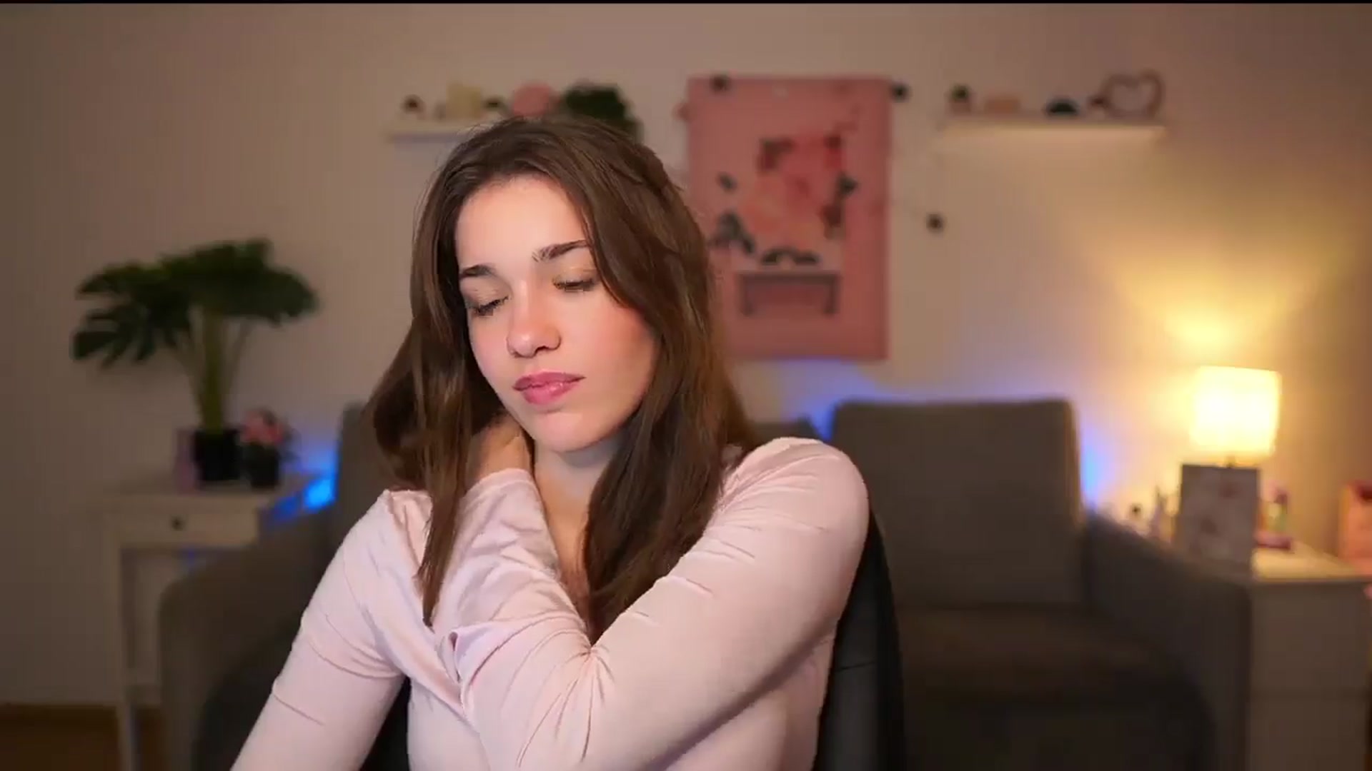 Gallery image thumbnail from Kissiecat's myfreecams stream on, 12/10/2025, 17:10 image 17 of 20