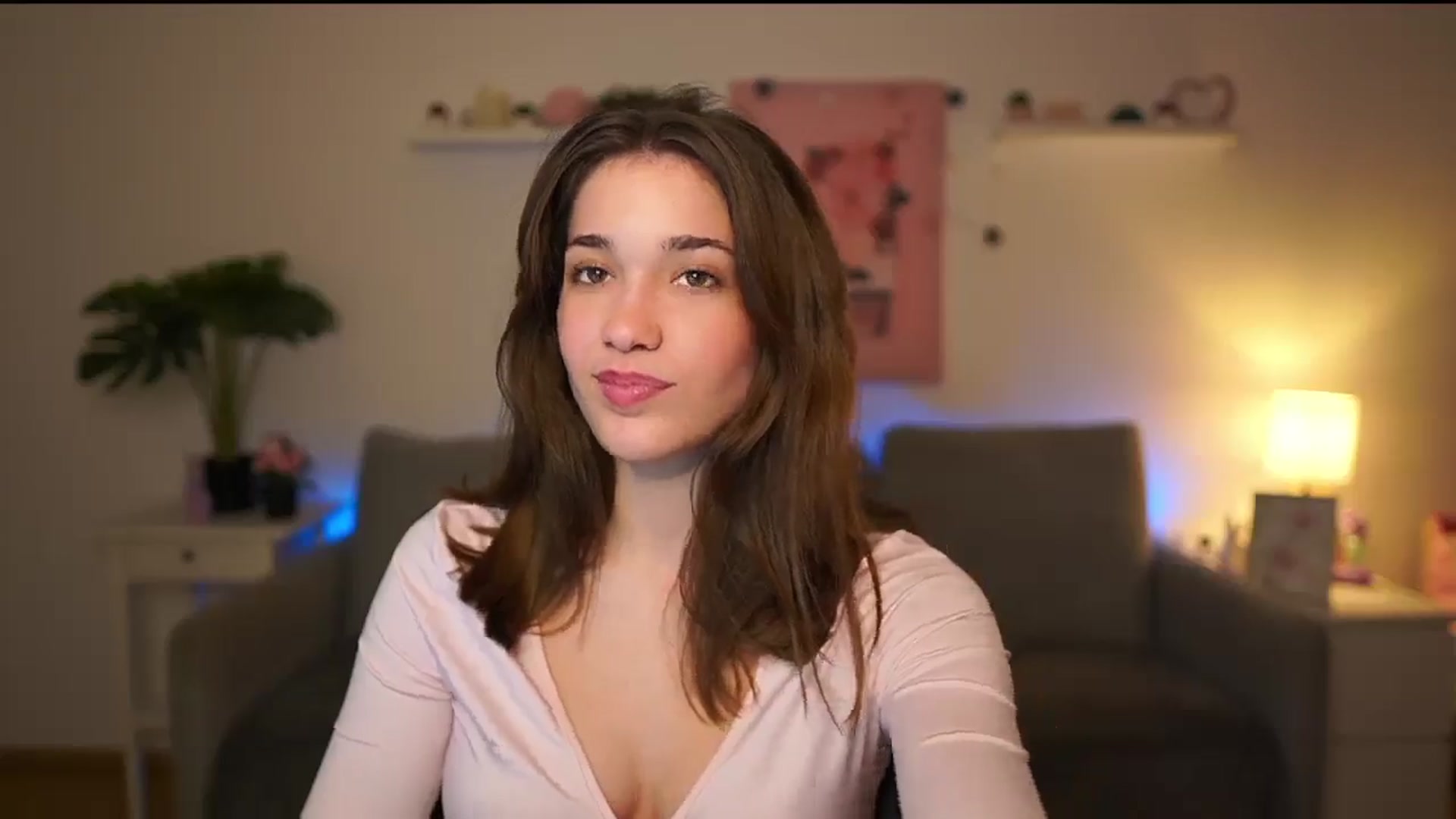 Gallery image thumbnail from Kissiecat's myfreecams stream on, 12/10/2025, 17:10 image 9 of 20