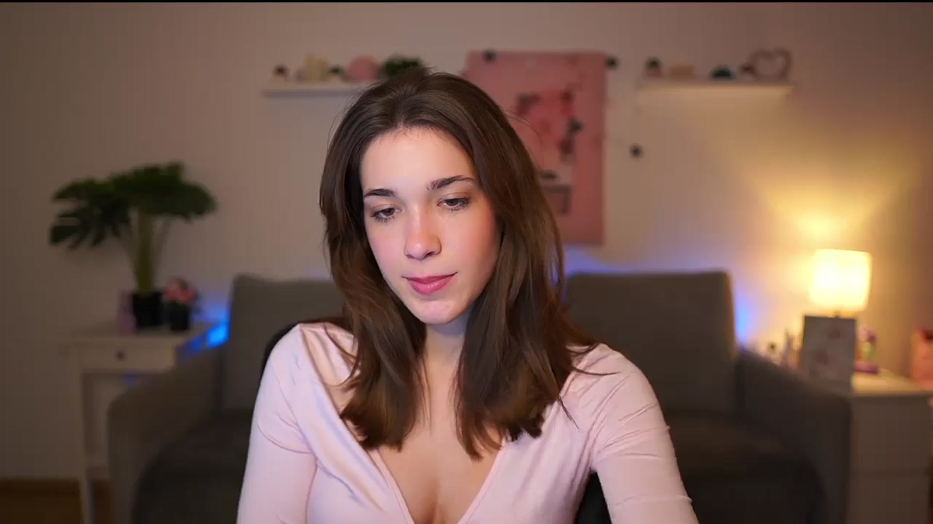 Gallery image thumbnail from Kissiecat's myfreecams stream on, 12/10/2025, 17:10 image 10 of 20