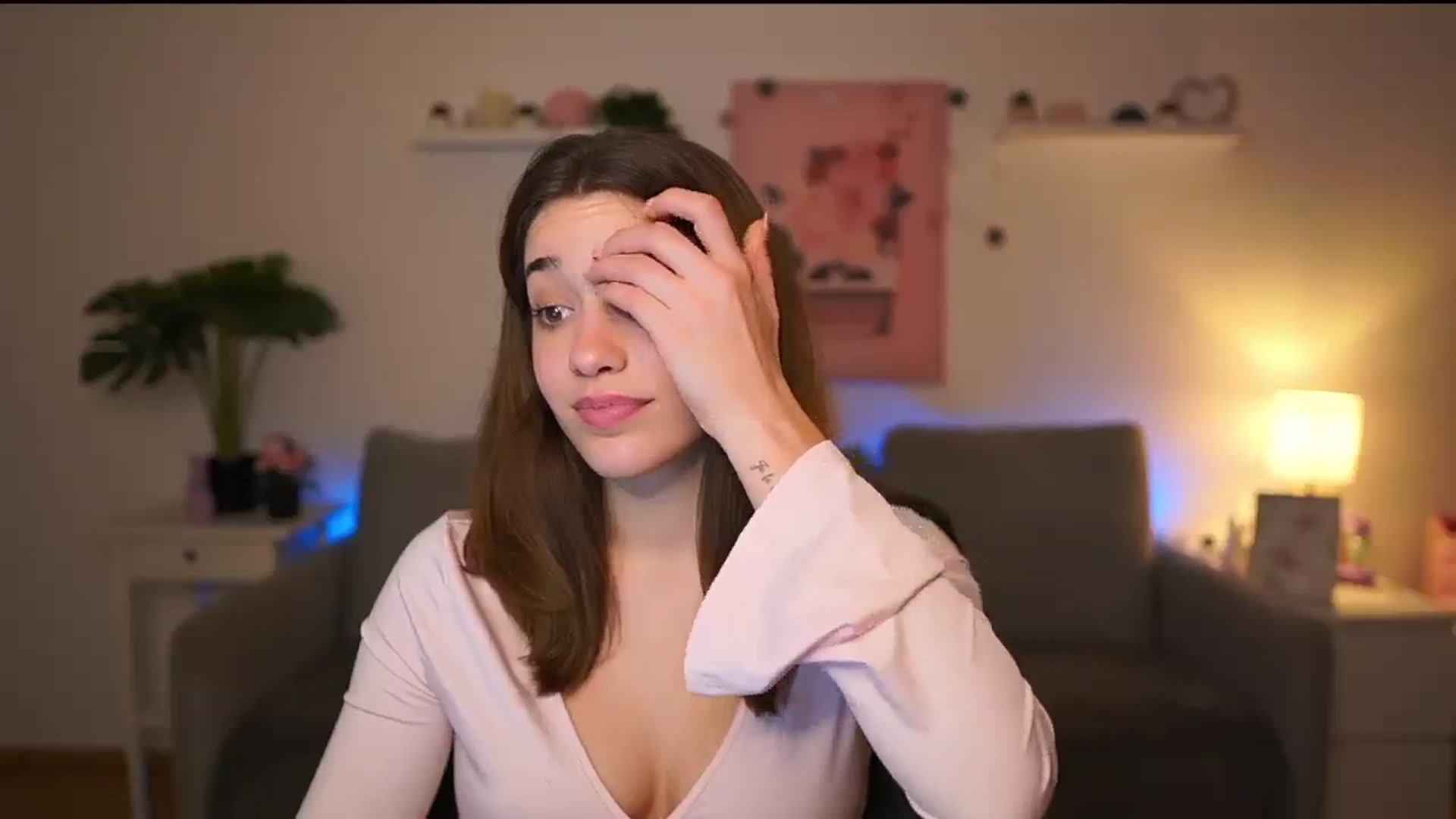 Gallery image thumbnail from Kissiecat's myfreecams stream on, 12/10/2025, 17:54 image 20 of 20
