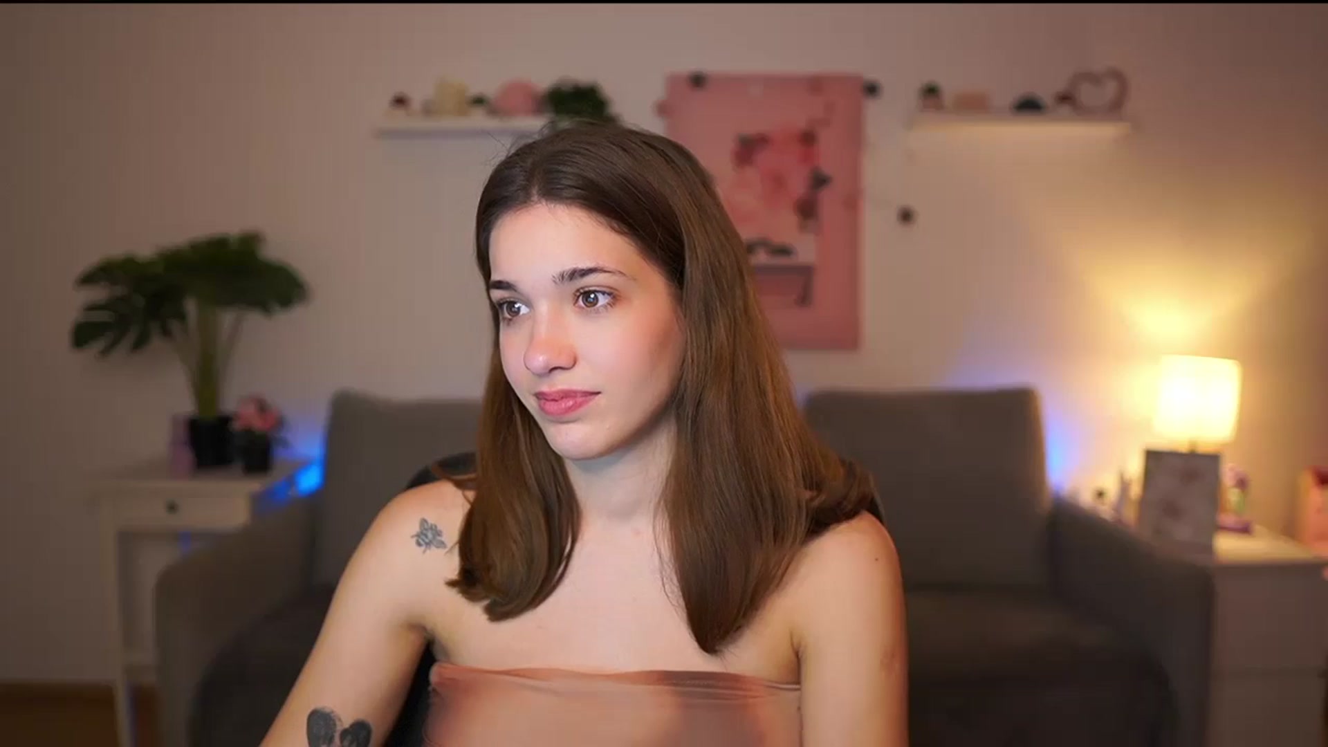 Gallery image thumbnail from Kissiecat's myfreecams stream on, 12/11/2025, 17:08 image 18 of 20