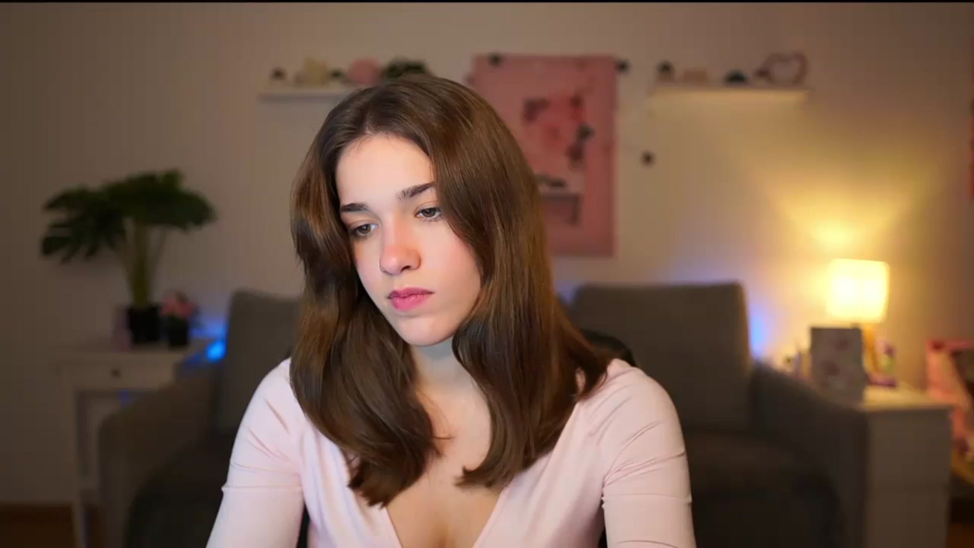 Gallery image thumbnail from Kissiecat's myfreecams stream on, 12/15/2025, 14:55 image 15 of 20
