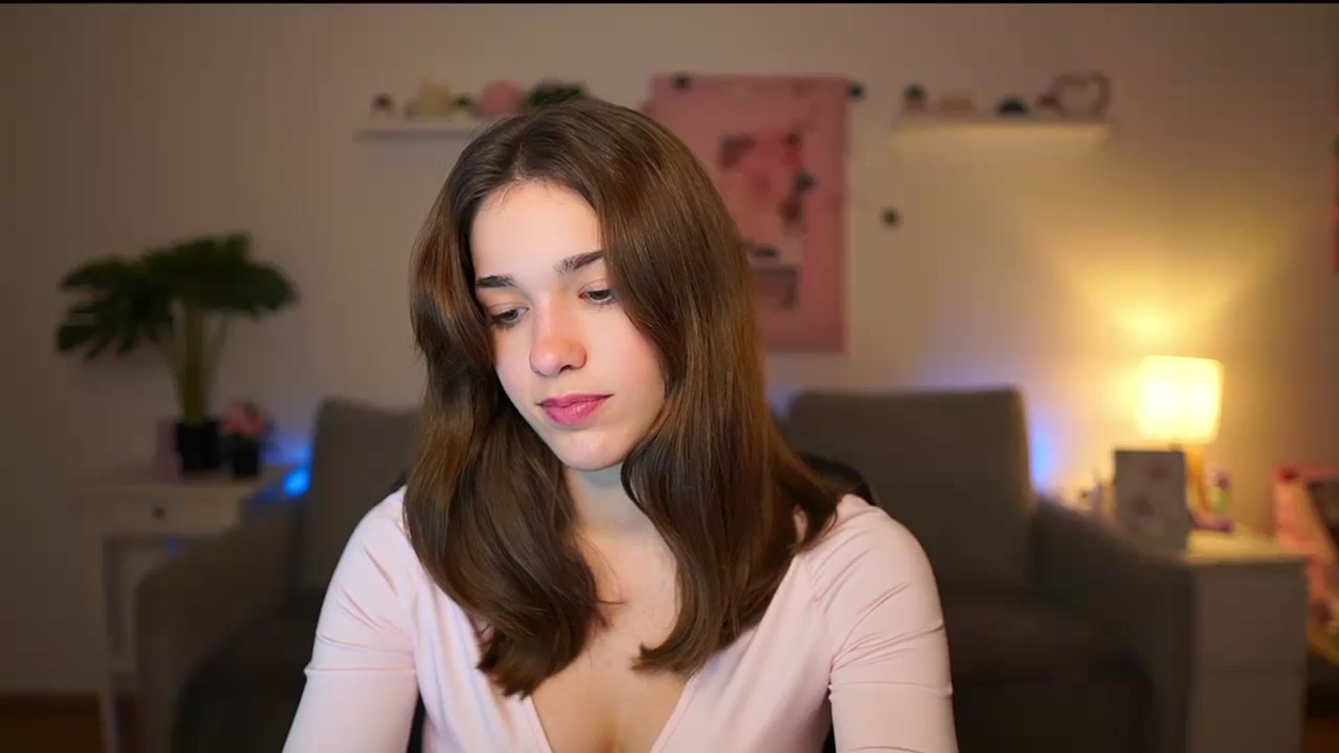 Gallery image thumbnail from Kissiecat's myfreecams stream on, 12/15/2025, 14:55 image 16 of 20