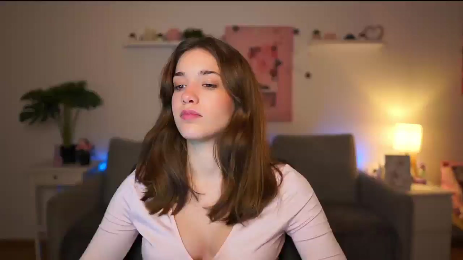 Gallery image thumbnail from Kissiecat's myfreecams stream on, 12/15/2025, 14:55 image 3 of 20