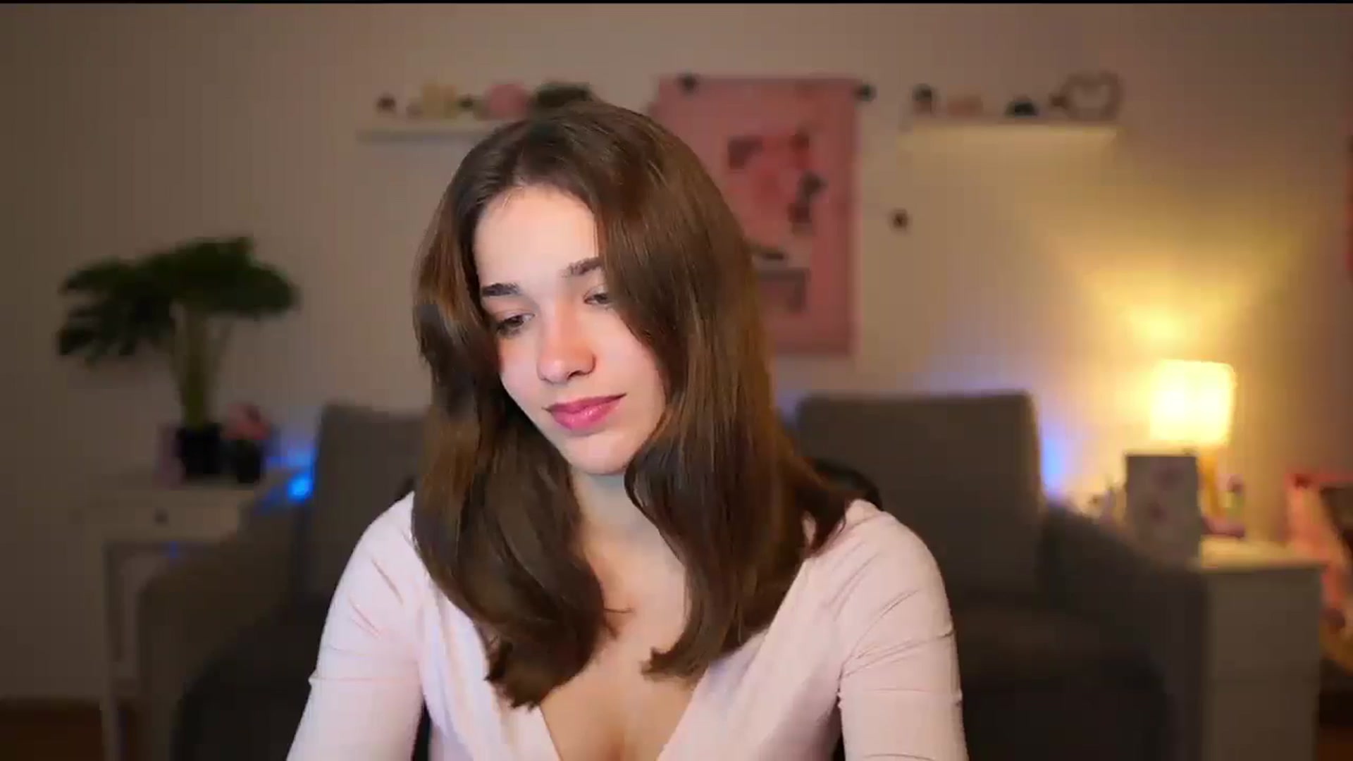 Gallery image thumbnail from Kissiecat's myfreecams stream on, 12/15/2025, 14:55 image 17 of 20