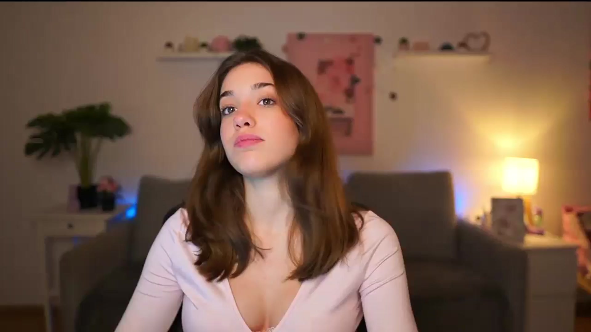 Gallery image thumbnail from Kissiecat's myfreecams stream on, 12/15/2025, 14:55 image 4 of 20