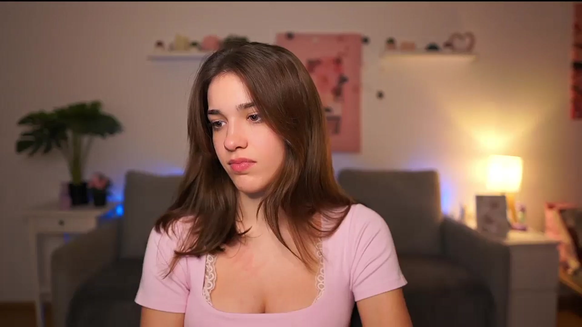 Gallery image thumbnail from Kissiecat's myfreecams stream on, 12/16/2025, 23:55 image 9 of 20