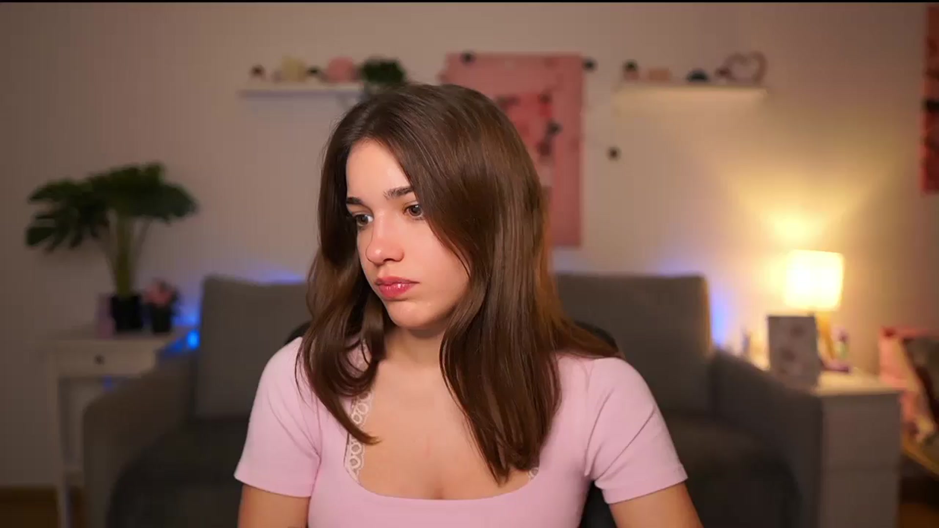 Gallery image thumbnail from Kissiecat's myfreecams stream on, 12/16/2025, 23:55 image 1 of 20