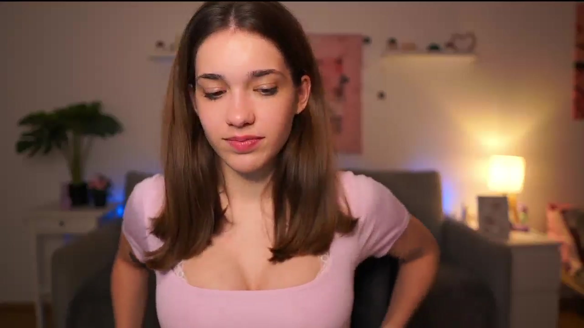 Gallery image thumbnail from Kissiecat's myfreecams stream on, 12/16/2025, 23:55 image 6 of 20