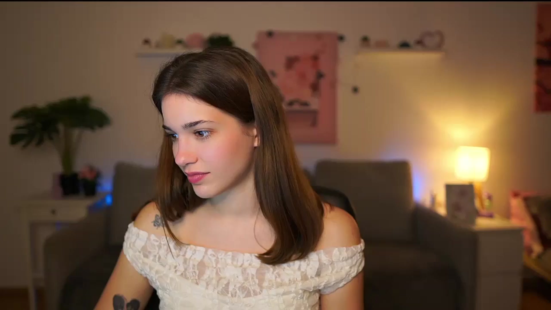 Gallery image thumbnail from Kissiecat's myfreecams stream on, 12/17/2025, 15:38 image 7 of 20