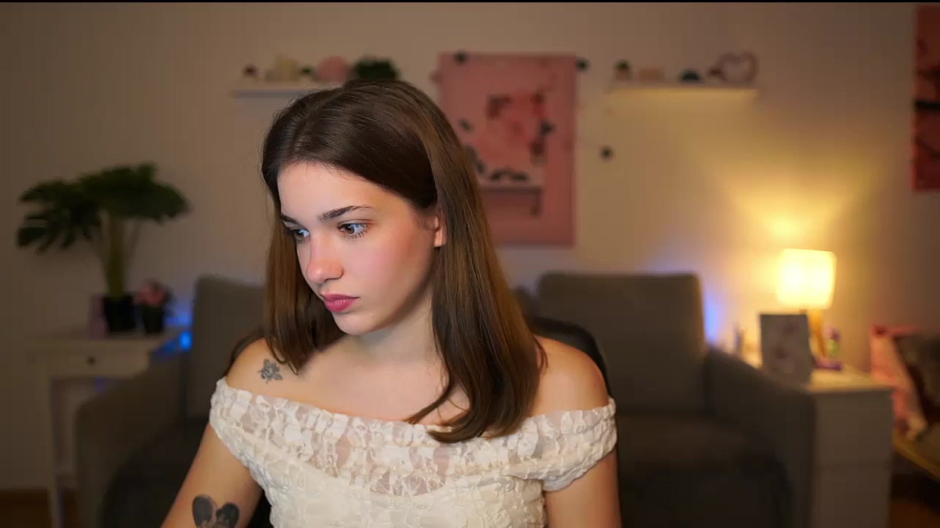 Gallery image thumbnail from Kissiecat's myfreecams stream on, 12/17/2025, 15:38 image 5 of 20