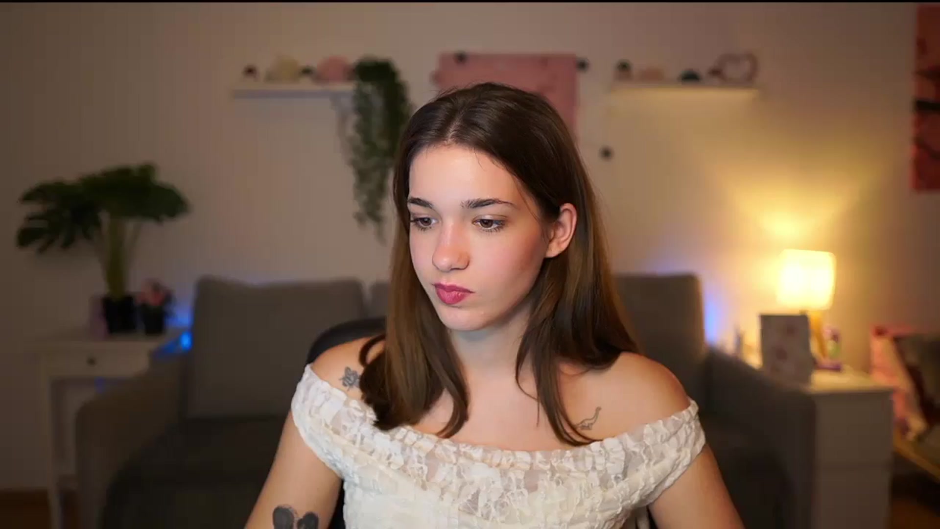 Gallery image thumbnail from Kissiecat's myfreecams stream on, 12/17/2025, 18:36 image 13 of 20
