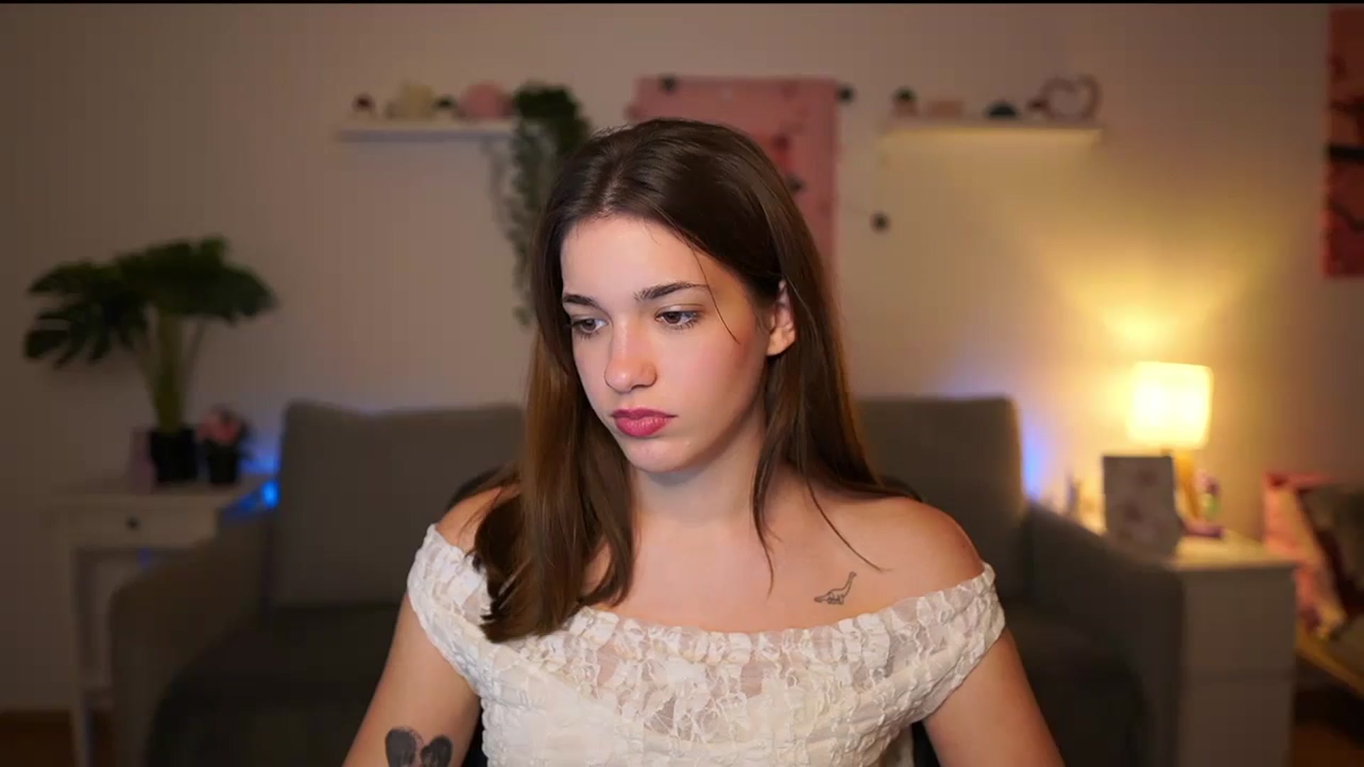Gallery image thumbnail from Kissiecat's myfreecams stream on, 12/17/2025, 18:36 image 10 of 20