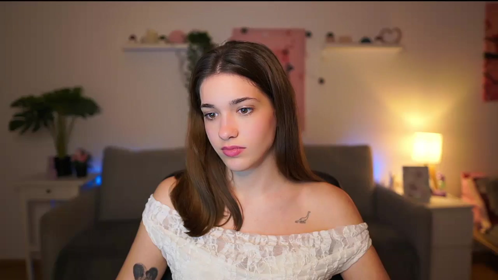 Gallery image thumbnail from Kissiecat's myfreecams stream on, 12/17/2025, 18:36 image 18 of 20