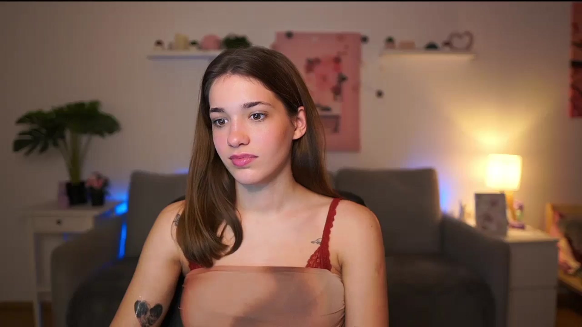 Gallery image thumbnail from Kissiecat's myfreecams stream on, 12/18/2025, 14:27 image 13 of 20
