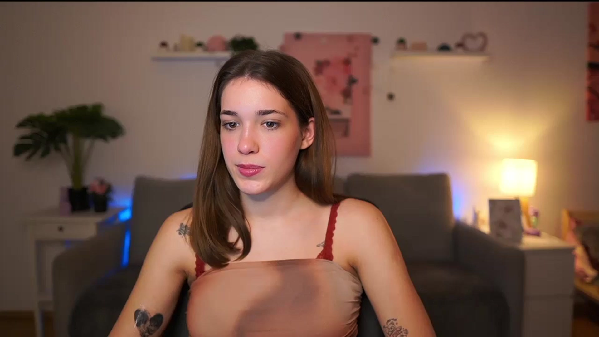 Gallery image thumbnail from Kissiecat's myfreecams stream on, 12/18/2025, 14:27 image 15 of 20