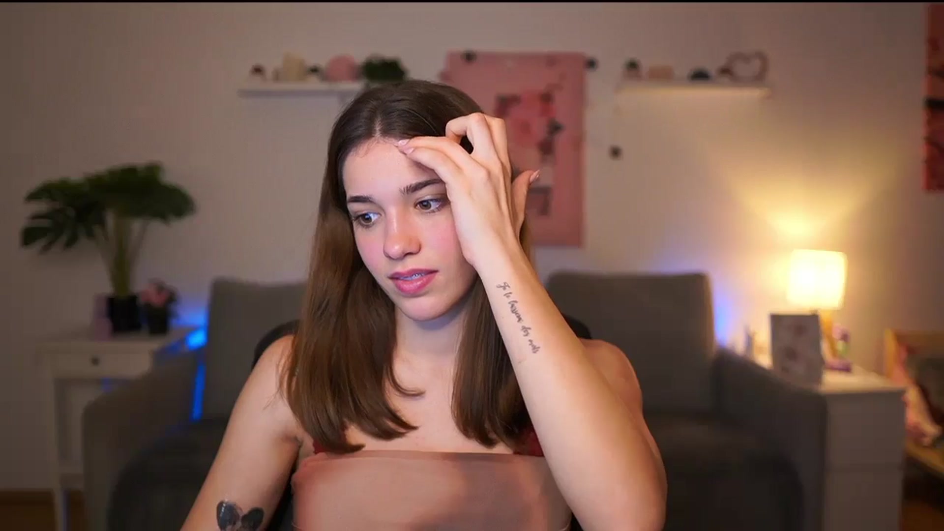 Gallery image thumbnail from Kissiecat's myfreecams stream on, 12/18/2025, 18:25 image 15 of 20