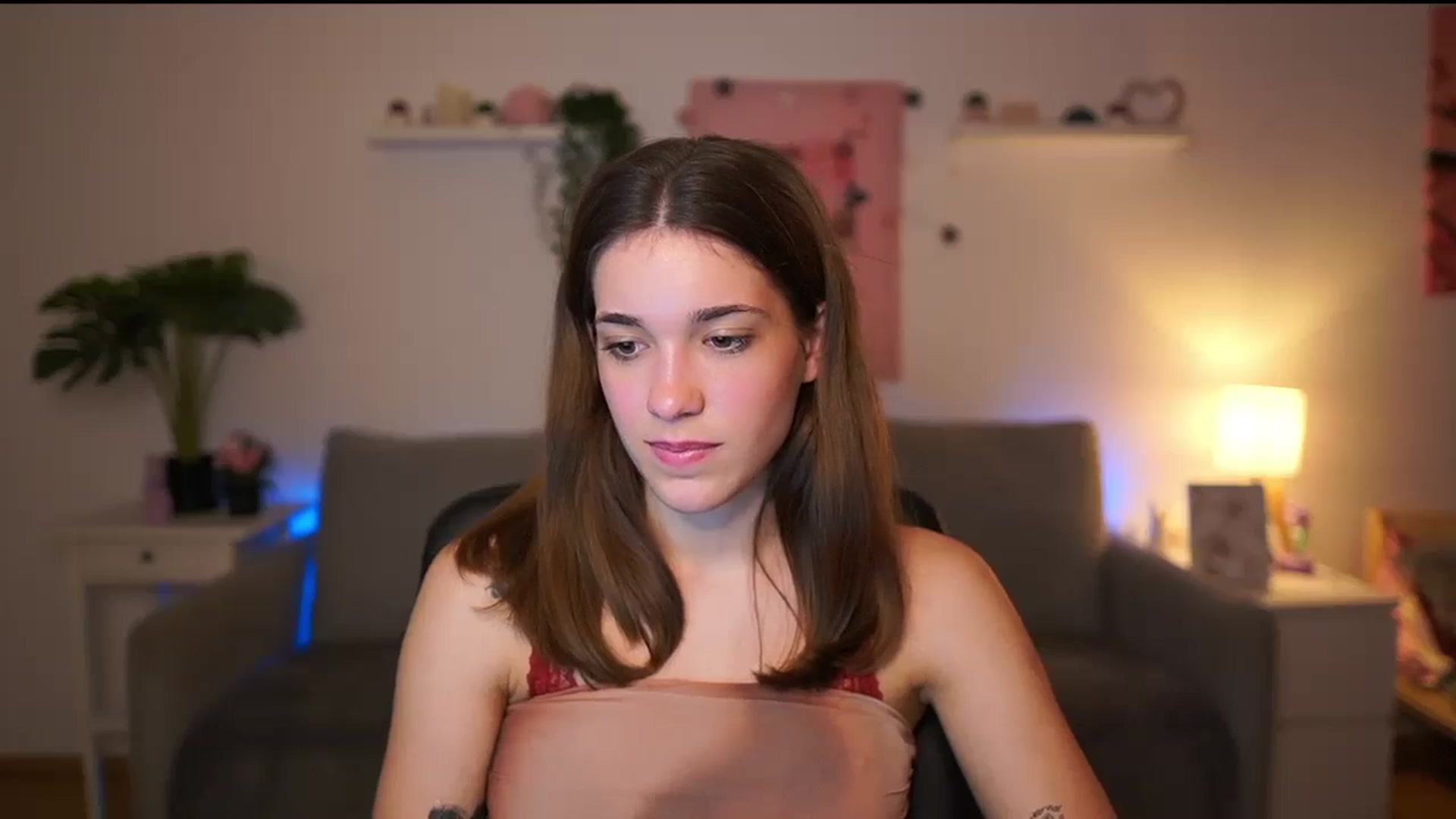 Gallery image thumbnail from Kissiecat's myfreecams stream on, 12/18/2025, 18:59 image 12 of 20