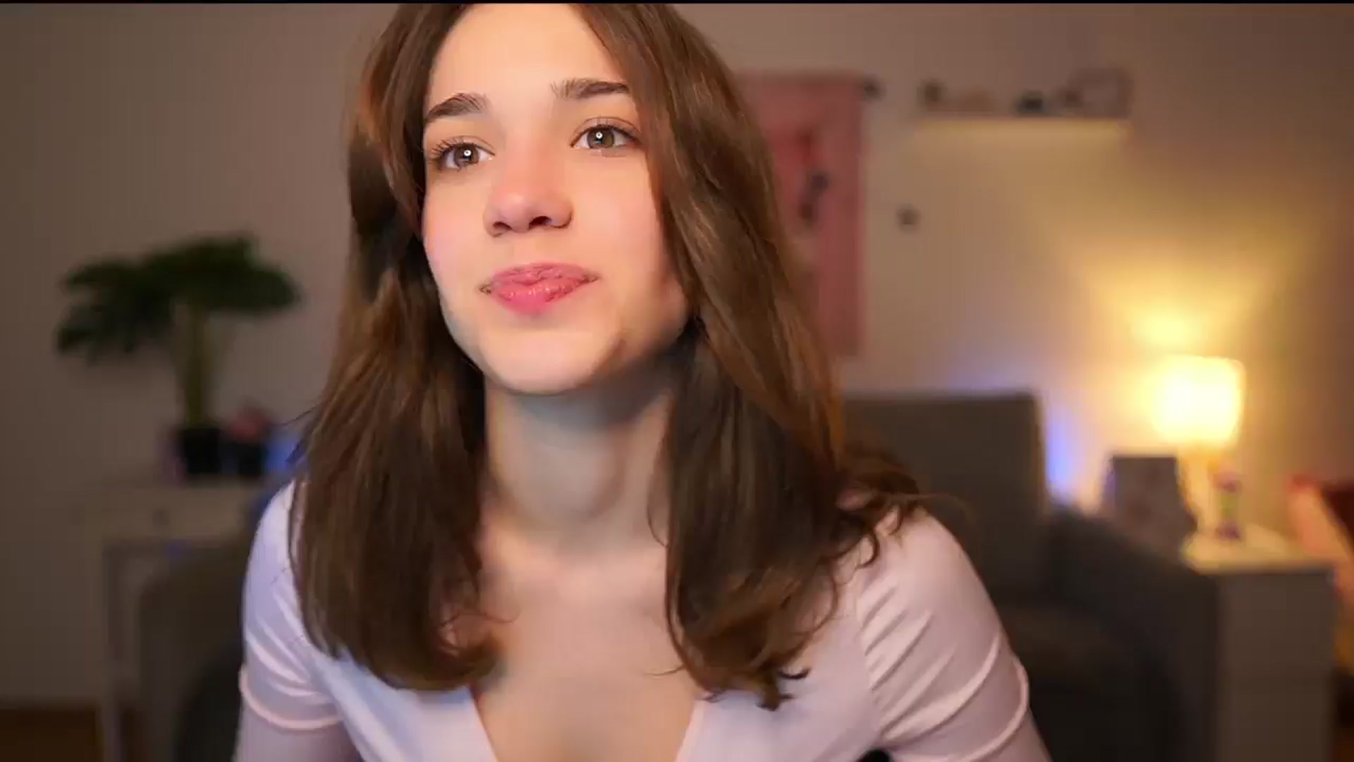 Gallery image thumbnail from Kissiecat's myfreecams stream on, 12/27/2025, 17:51 image 1 of 20