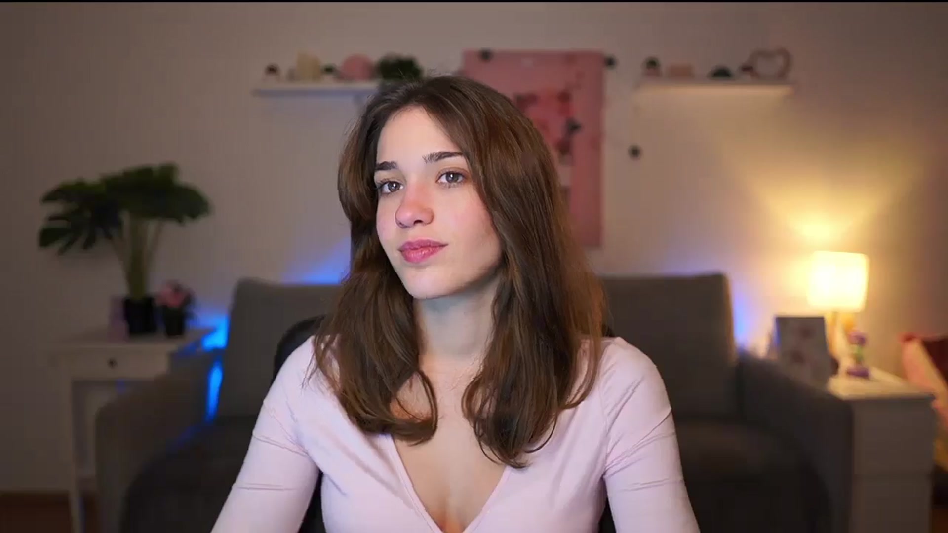 Gallery image thumbnail from Kissiecat's myfreecams stream on, 12/27/2025, 17:51 image 8 of 20