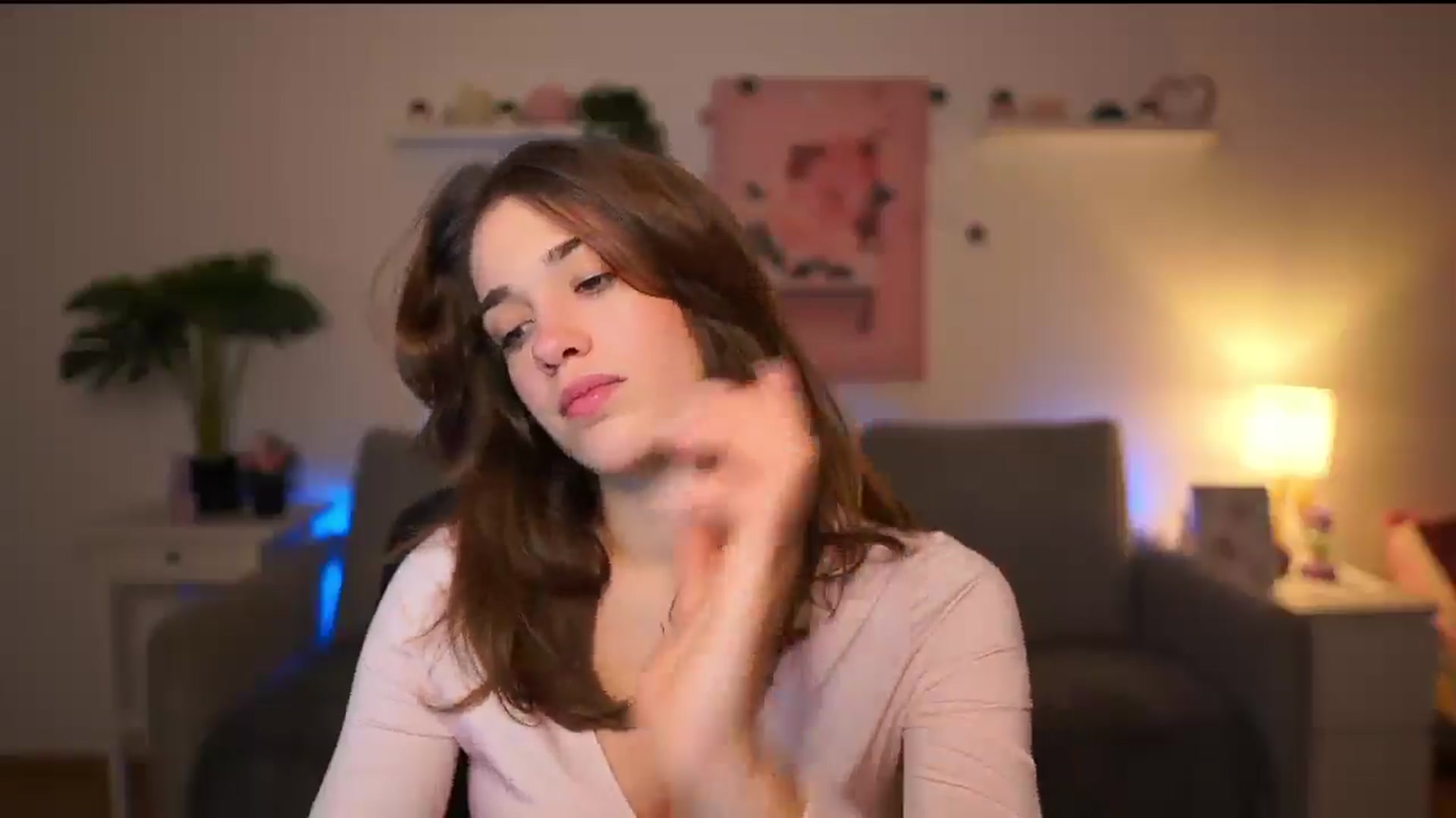 Gallery image thumbnail from Kissiecat's myfreecams stream on, 12/27/2025, 17:51 image 14 of 20