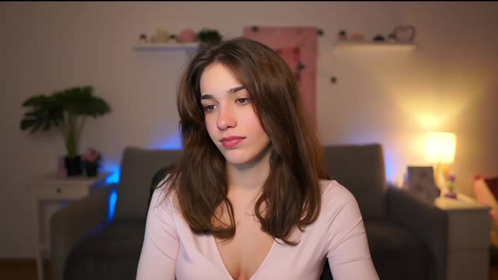Gallery image thumbnail from Kissiecat's myfreecams stream on, 12/27/2025, 17:51 image 4 of 20