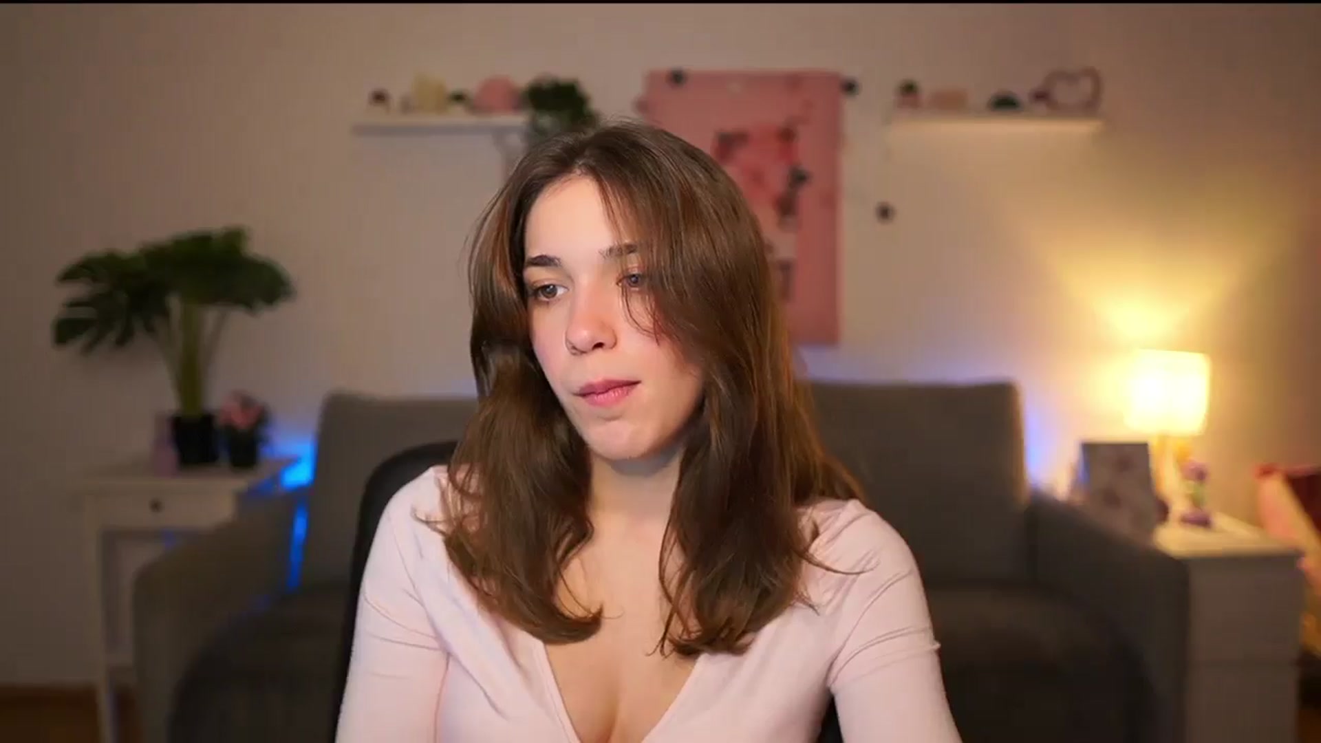 Gallery image thumbnail from Kissiecat's myfreecams stream on, 12/27/2025, 18:35 image 13 of 20
