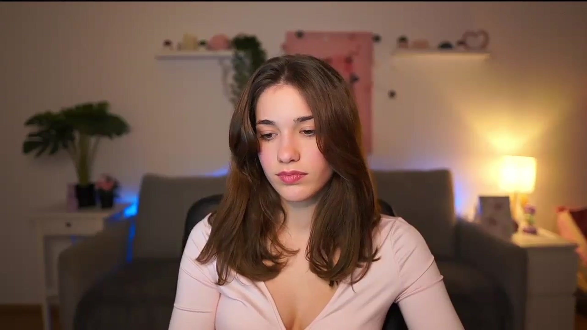 Gallery image thumbnail from Kissiecat's myfreecams stream on, 12/27/2025, 19:44 image 18 of 20