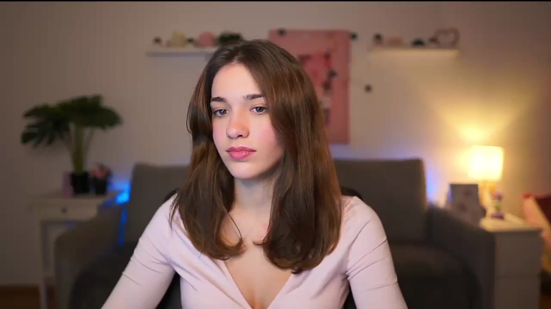 Gallery image thumbnail from Kissiecat's myfreecams stream on, 12/27/2025, 19:44 image 14 of 20