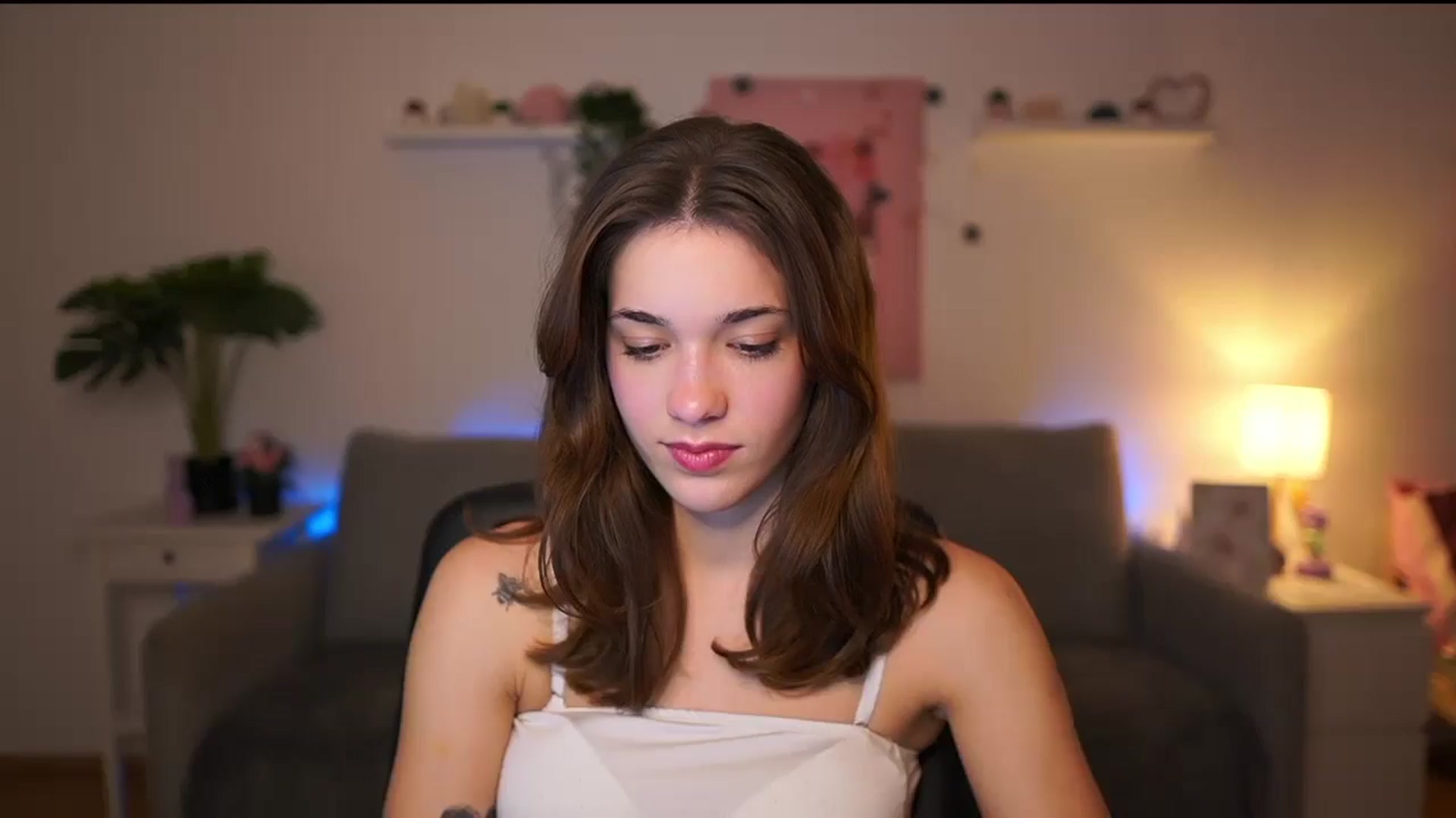 Gallery image thumbnail from Kissiecat's myfreecams stream on, 12/29/2025, 13:56 image 17 of 20