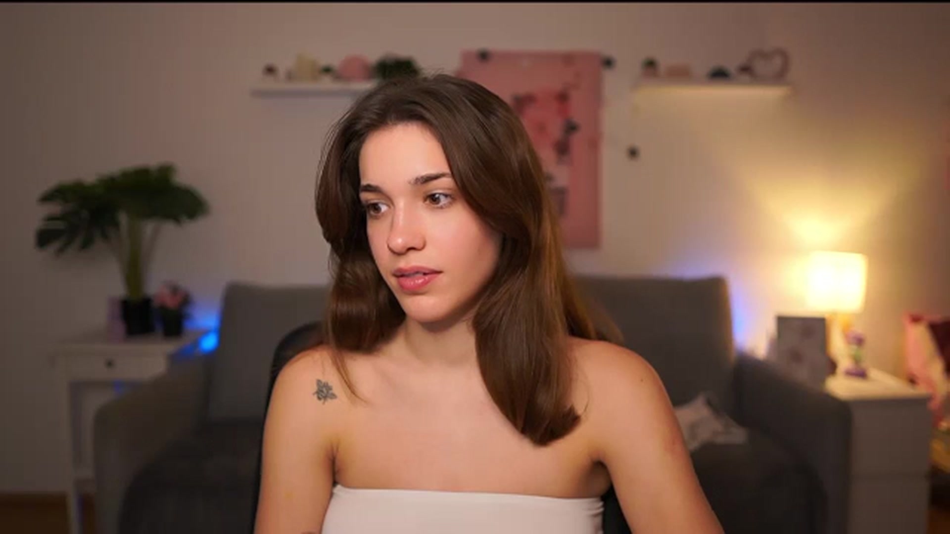Gallery image thumbnail from Kissiecat's myfreecams stream on, 12/29/2025, 16:36 image 17 of 20