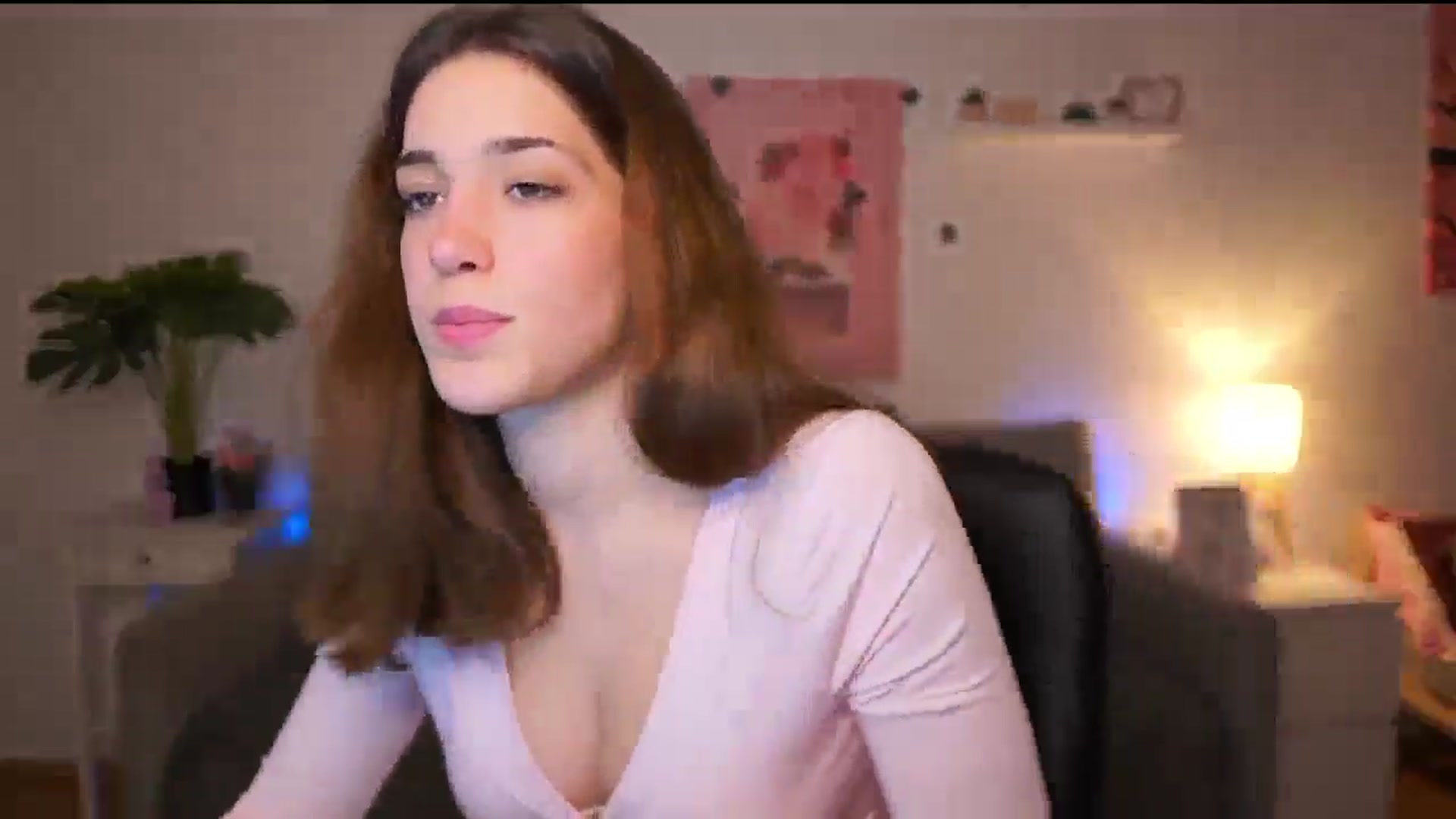 Gallery image thumbnail from Kissiecat's myfreecams stream on, 01/07/2026, 20:08 image 12 of 20
