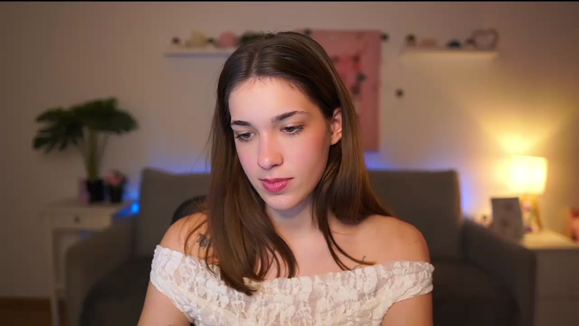 Gallery image thumbnail from Kissiecat's myfreecams stream on, 01/15/2026, 17:01 image 17 of 20