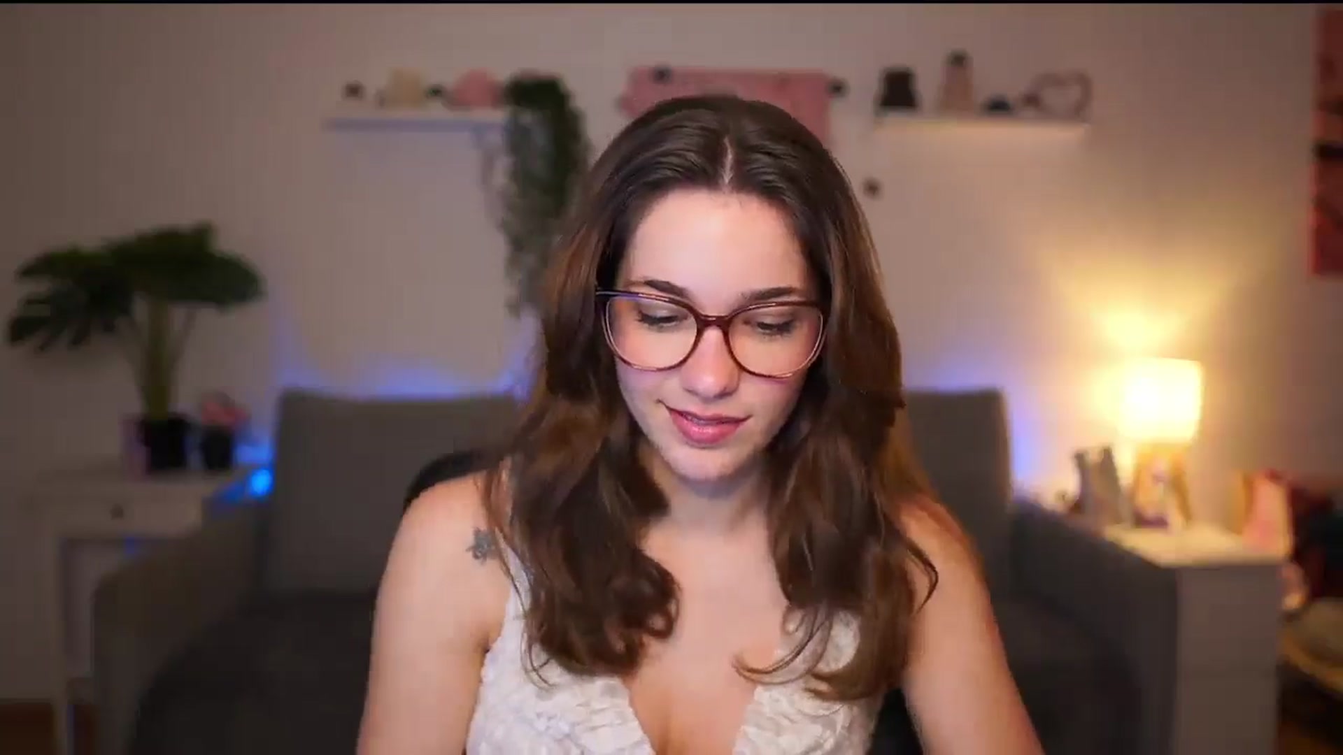 Gallery image thumbnail from Kissiecat's myfreecams stream on, 02/06/2026, 15:59 image 3 of 20