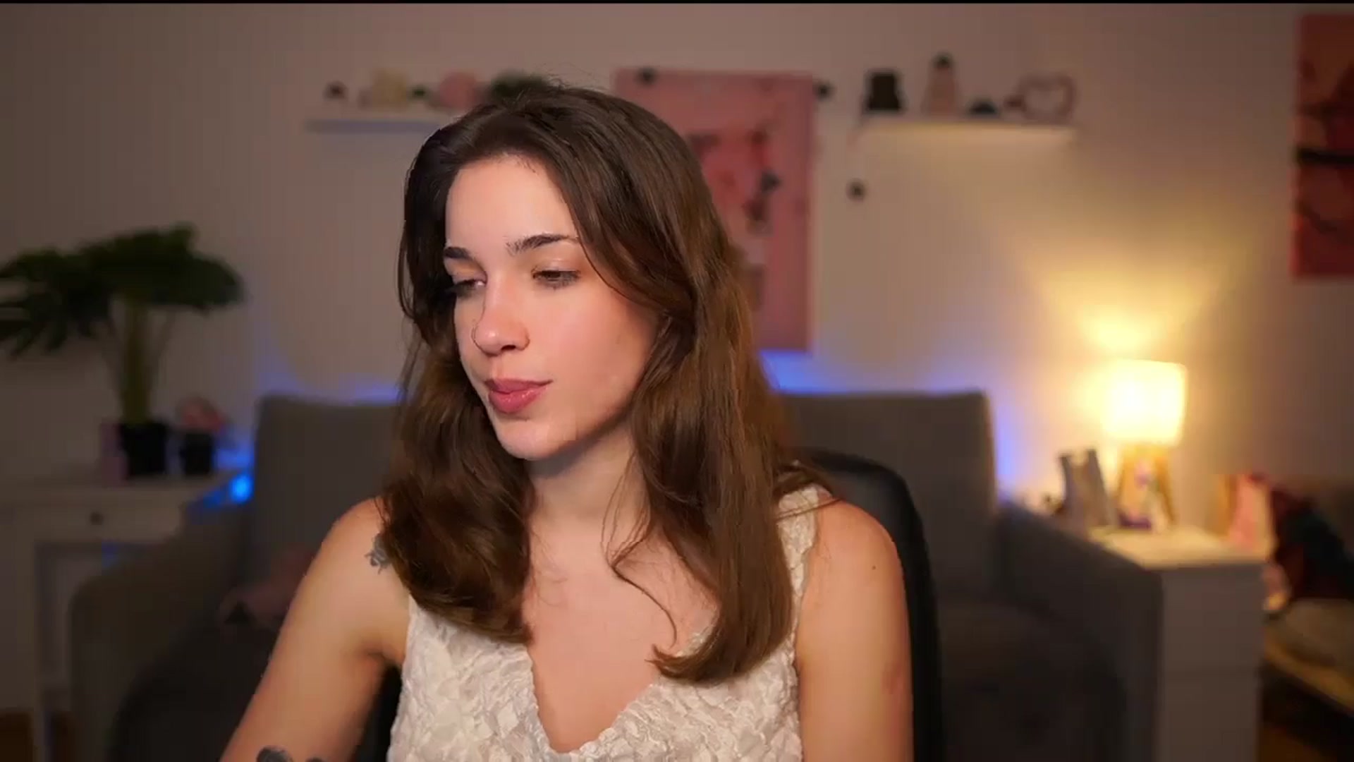Gallery image thumbnail from Kissiecat's myfreecams stream on, 02/06/2026, 23:41 image 15 of 20
