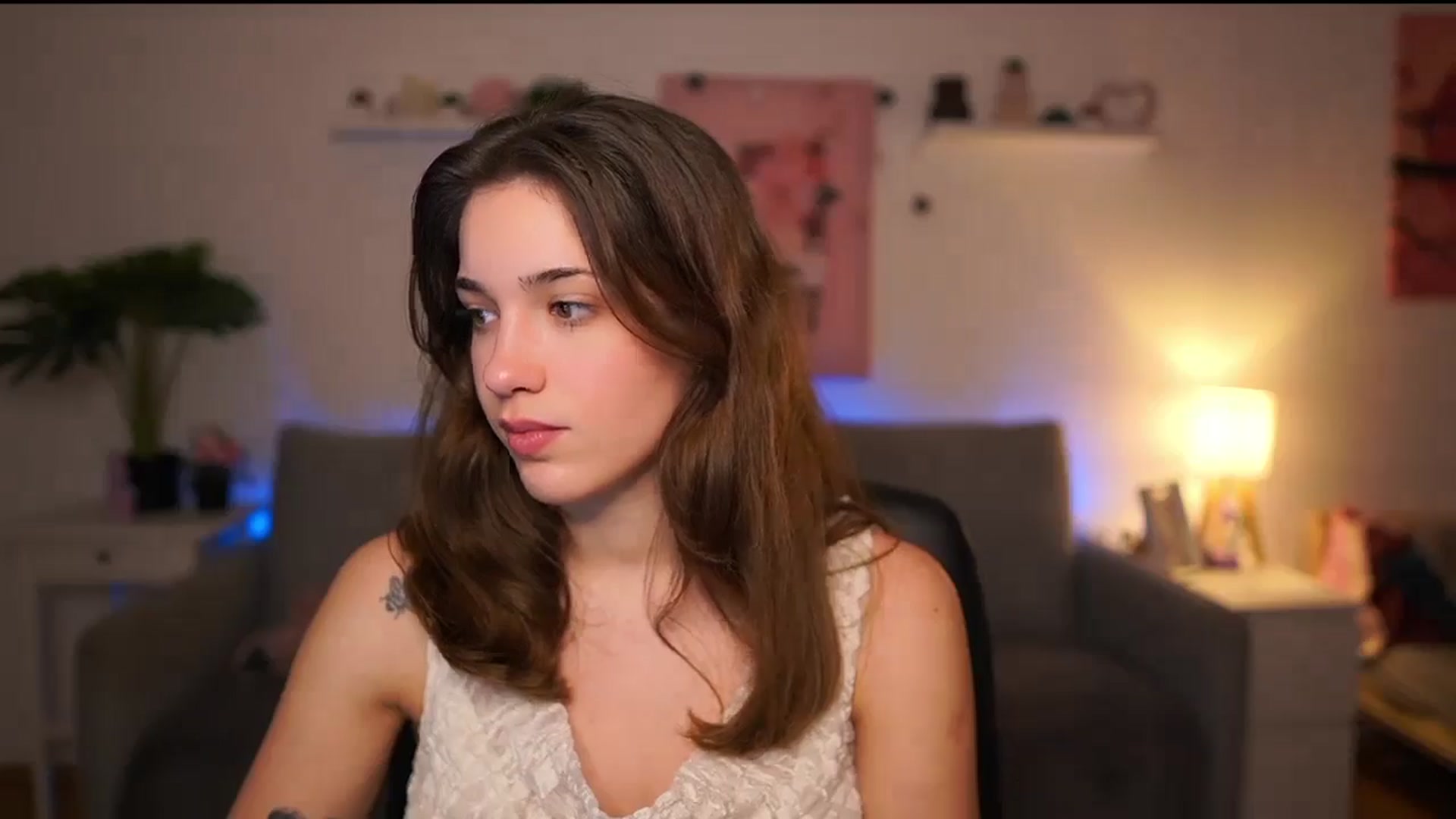 Gallery image thumbnail from Kissiecat's myfreecams stream on, 02/06/2026, 23:41 image 16 of 20