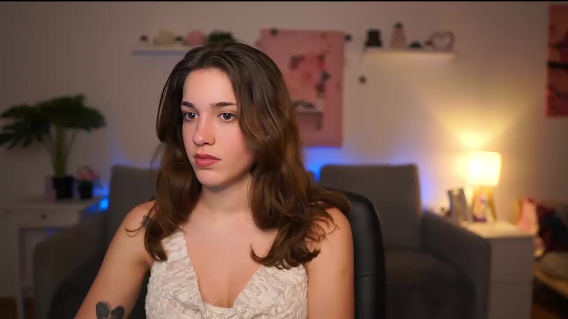Gallery image thumbnail from Kissiecat's myfreecams stream on, 02/06/2026, 23:41 image 4 of 20