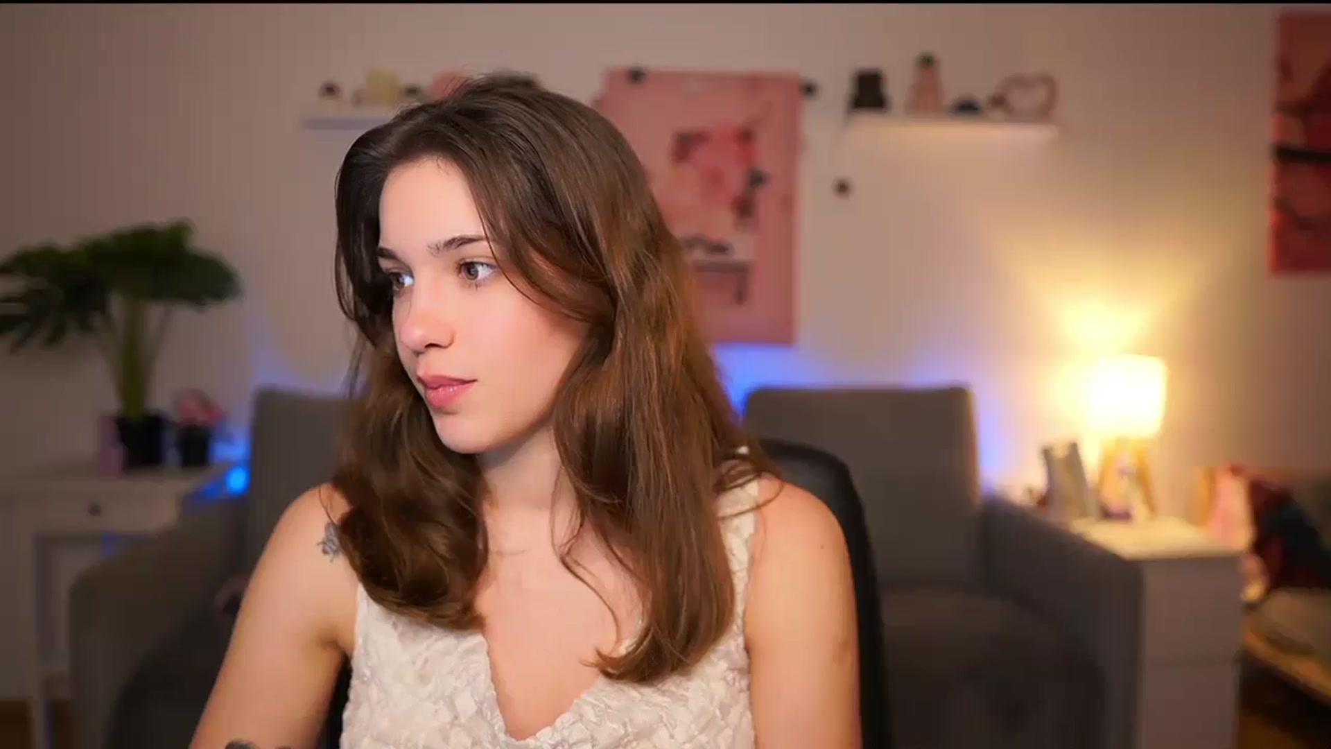 Gallery image thumbnail from Kissiecat's myfreecams stream on, 02/06/2026, 23:41 image 17 of 20